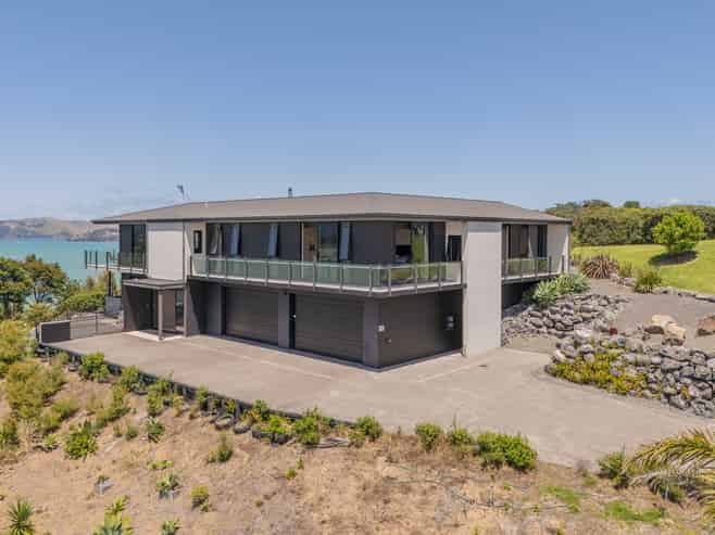 135 Huihana, Coromandel