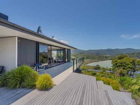 135 Huihana Lane, Coromandel