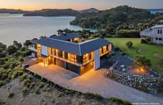 135 Huihana, Coromandel