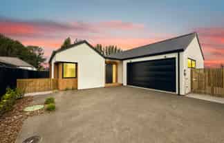 16 Elsie Lange Way, Casebrook