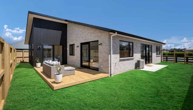 12 Mary Ann Drive, Cambridge