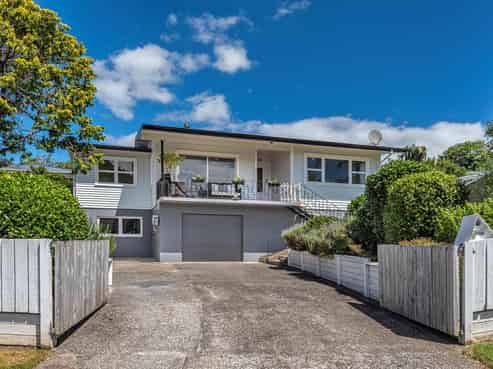 8 Crawford Crescent, Kamo