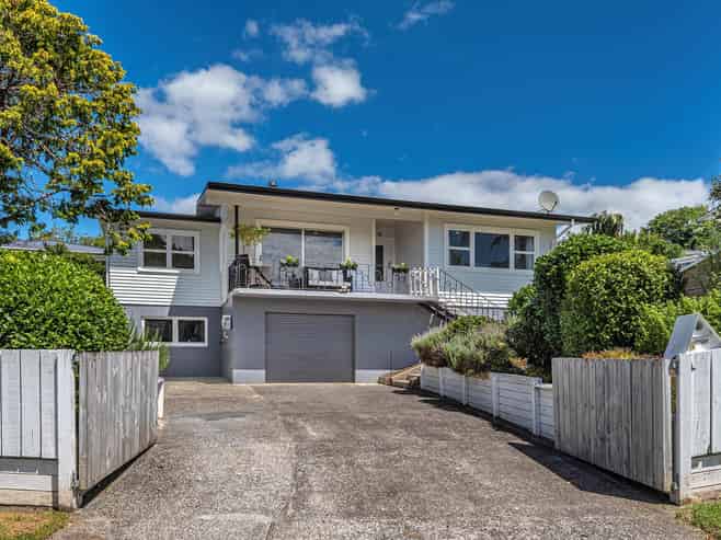 8 Crawford Crescent, Kamo