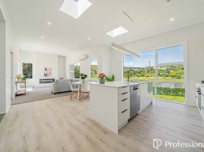 12 Manor Park Road, Manor Park