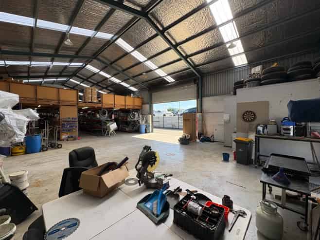 Large Yard with Functional Warehouse 