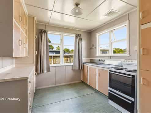 39 - 41 Banbury Crescent, Fairfield