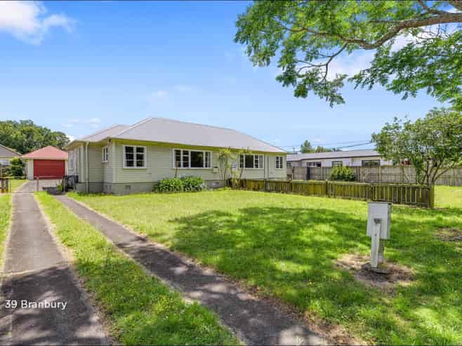 39 - 41 Banbury Crescent, Fairfield