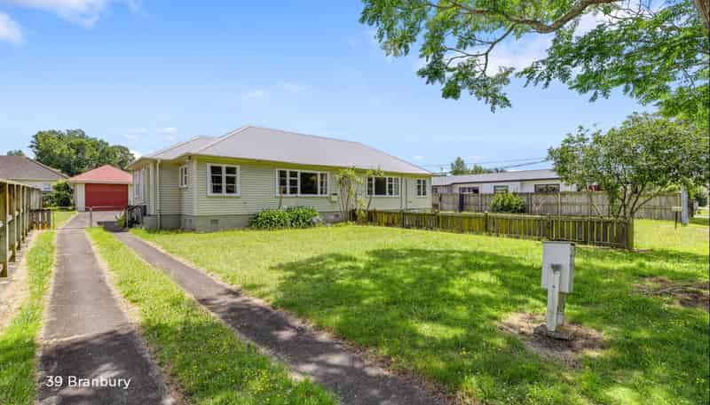 39 - 41 Banbury Crescent, Fairfield