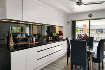 78 Lothian Brae, Wattle Downs