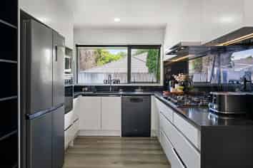 78 Lothian Brae, Wattle Downs