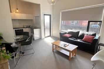 2/360 Devon Street East, Strandon