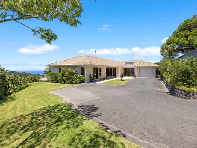 172 Cape Rodney Road, Leigh