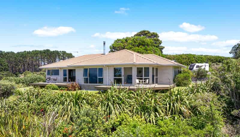 172 Cape Rodney Road, Leigh