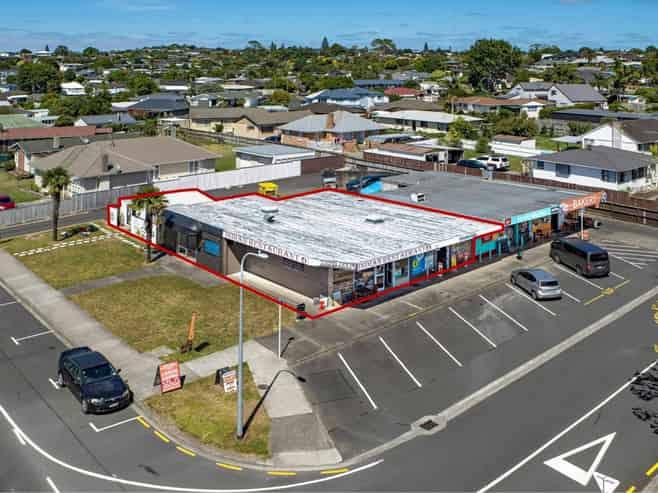 Freehold split-risk retail block