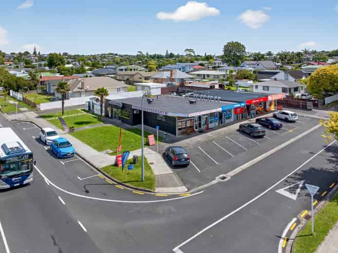 Freehold split-risk retail block