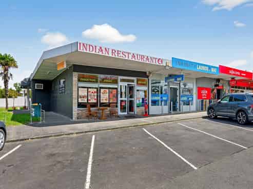 Freehold split-risk retail block