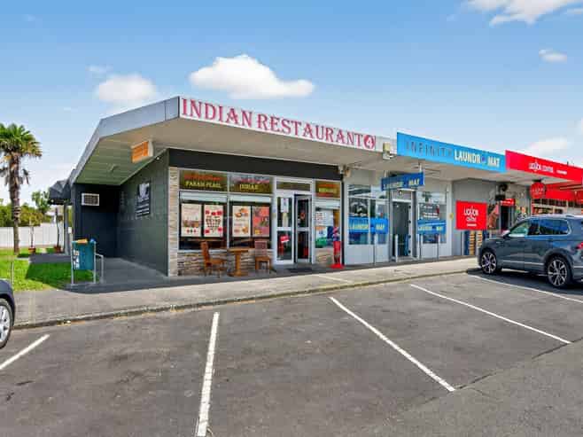 Freehold split-risk retail block