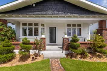 10 Pretoria Avenue, Saint Clair