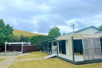 105 Eighty Eight Valley Road (Cottage), Wakefield