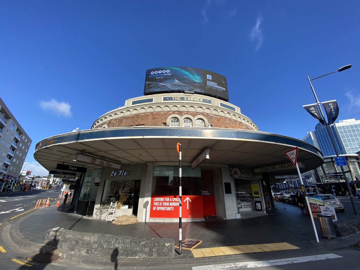 Bite-size Newmarket retail! – pohled 3
