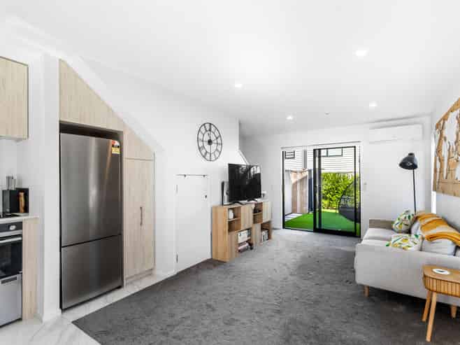 20/10 Fathom Place, Te Atatu Peninsula