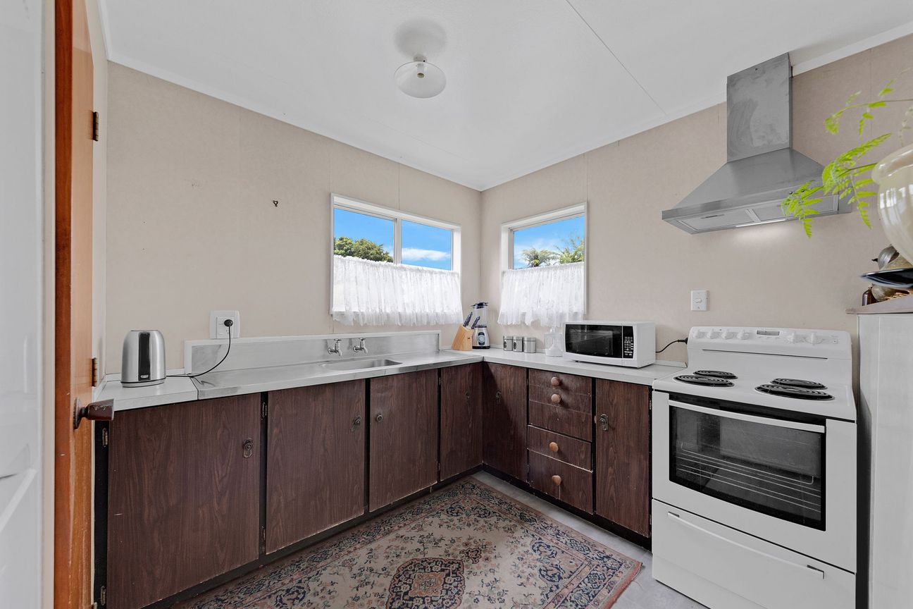Three Bedrooms, Smart Buying - Widok 4