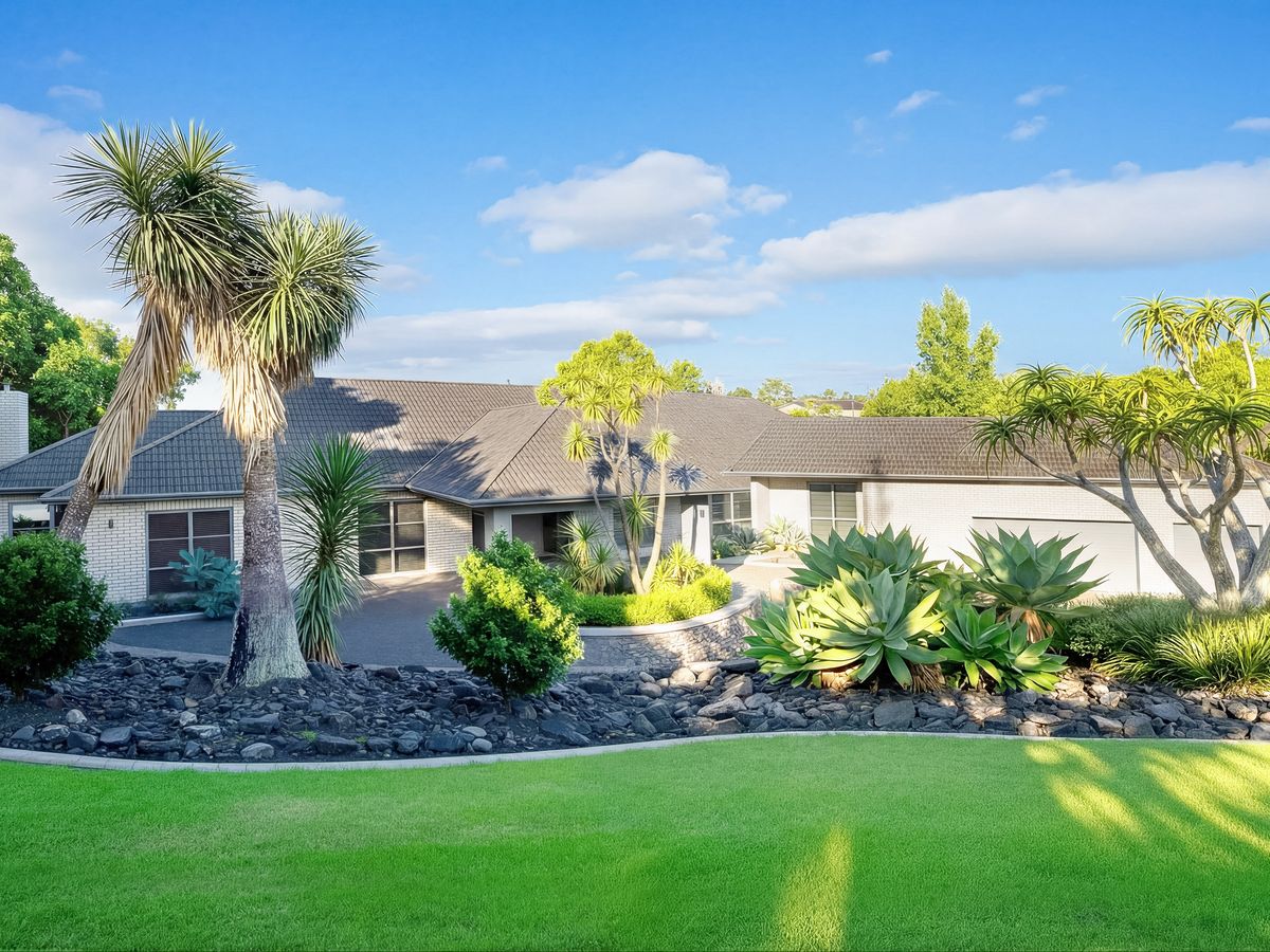 7 Burgundy Park Avenue, Henderson, Waitakere City, Auckland - Photo 2