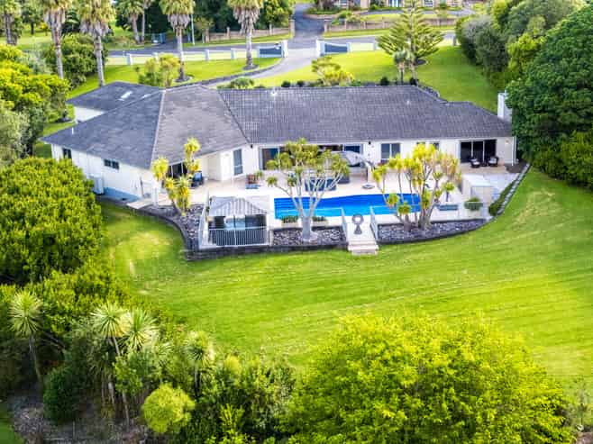 7 Burgundy Park Avenue, Henderson