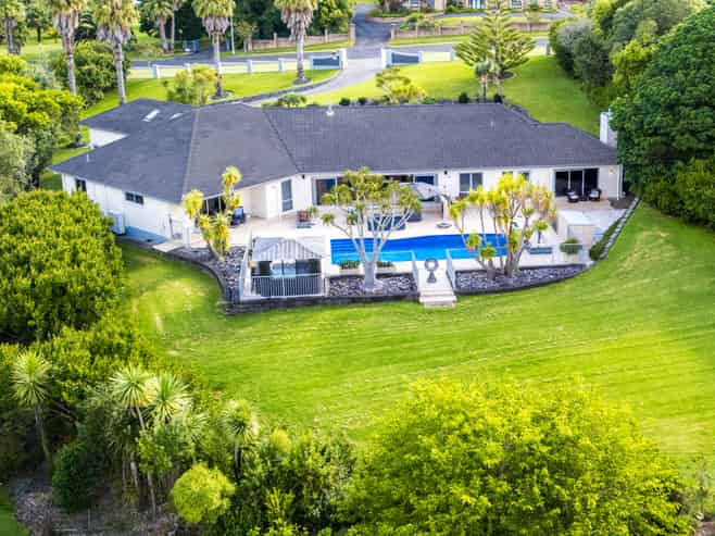 7 Burgundy Park Avenue, Henderson