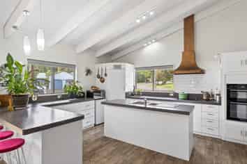 2 Magnolia Street, Outer Kaiti