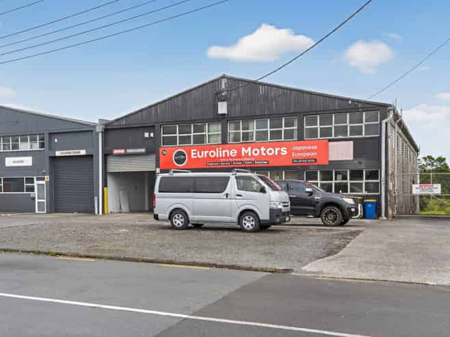 New Lynn standalone commercial/ industrial