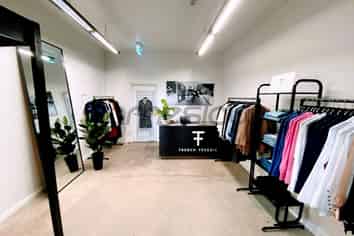 DIAMOND SPACE FOR LEASE