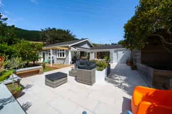 215 Takapu Road, Takapu Valley