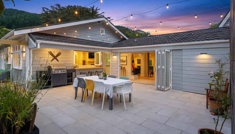 215 Takapu Road, Takapu Valley