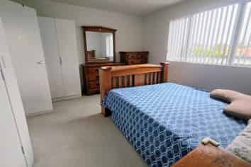 2/1 Matuhi Rise, Henderson