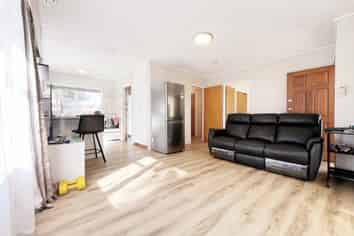 2/53 Ayton Drive, Totara Vale