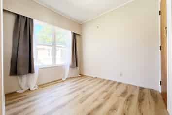 2/53 Ayton Drive, Totara Vale