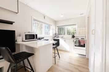 2/53 Ayton Drive, Totara Vale