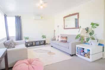 70 Fisher Crescent, Otara