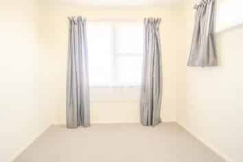 70 Fisher Crescent, Otara