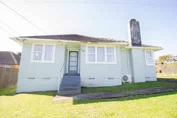 70 Fisher Crescent, Otara