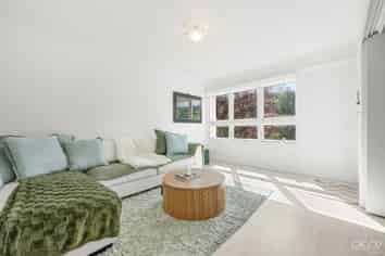 2/26 Deller Grove, Silverstream