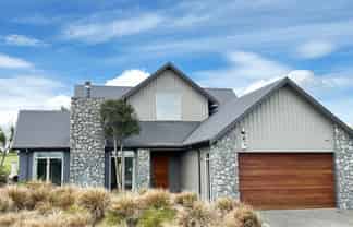 21 Tussock Lane, Windwhistle