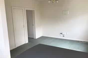 2/99 Shamrock Street, Takaro