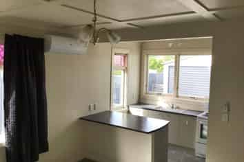 2/99 Shamrock Street, Takaro