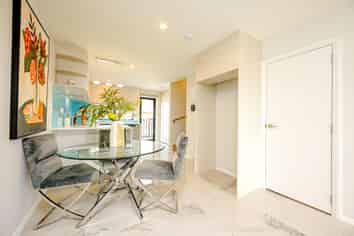 6/460 Massey Road, Mangere East