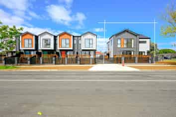 6/460 Massey Road, Mangere East