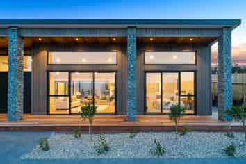 18 & 18a Katote Avenue, Swanson