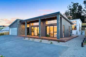 18 & 18a Katote Avenue, Swanson