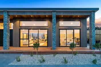 18 & 18a Katote Avenue, Swanson